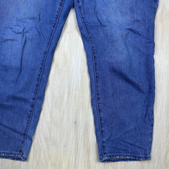 Old Navy High Rise OG Straight Secret Smooth Pocket Medium Wash Denim Jeans 16 - Picture 13 of 13